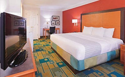 baymont-by-wyndham-lubbock-downtown-civic-center-04