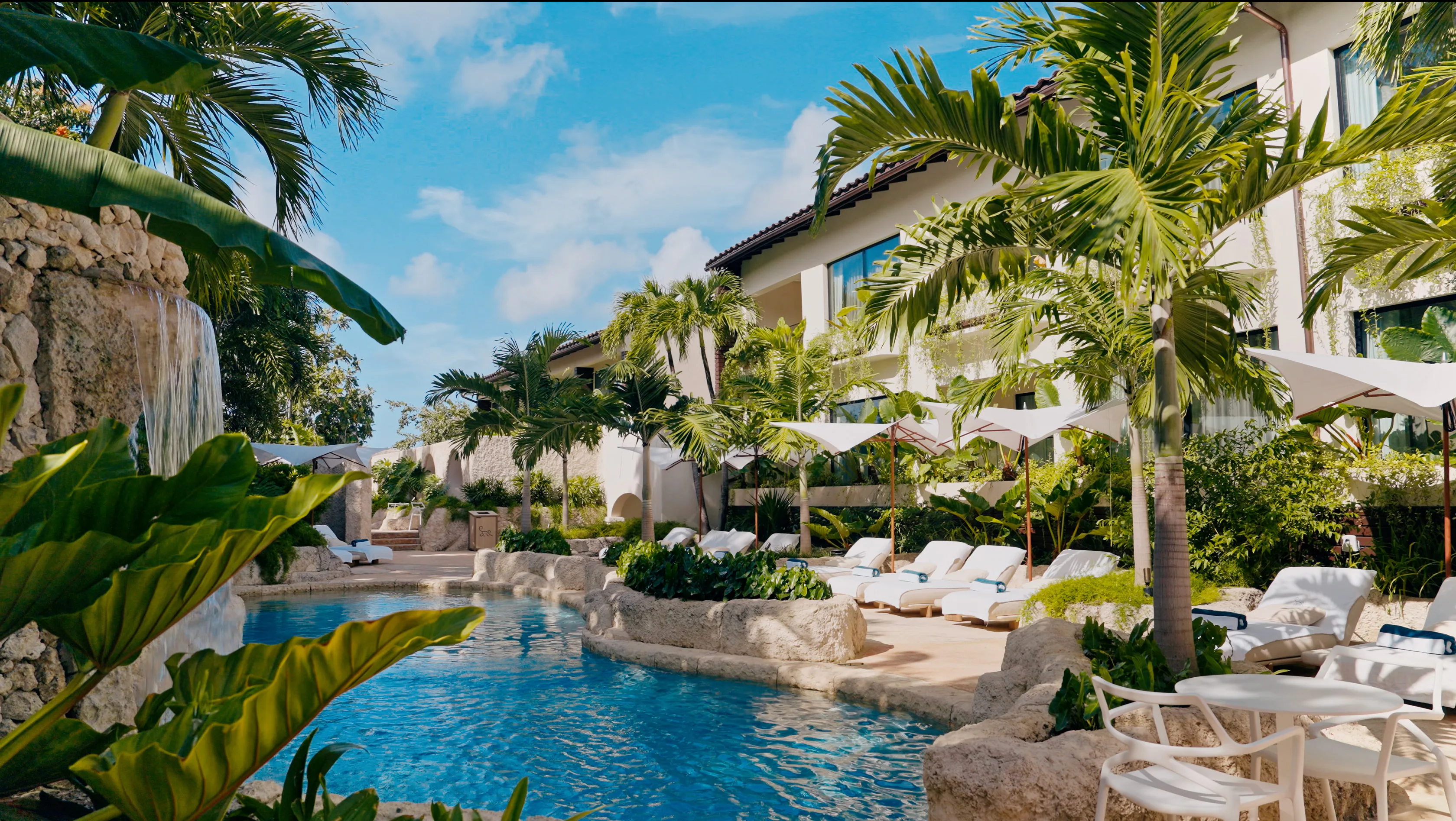 Blue Monkey Hotel & Beach Club