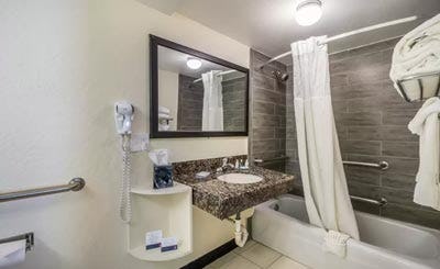 Clarion Inn And Suites