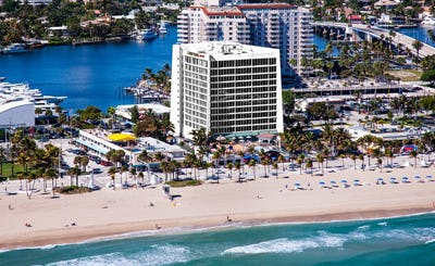 Courtyard By Marriott Fort Lauderdale Beach