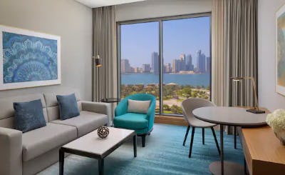 doubletree-by-hilton-sharjah-waterfront-hotel-and-residences-04