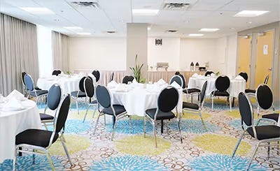 hampton-inn-and-suites-by-hilton-vancouver-downtown-canada-07