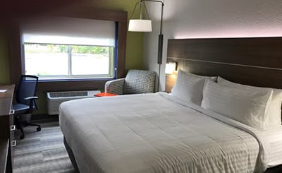 holiday-inn-express-naples-south-i-75-an-ihg-hotel-usa-04