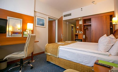 holiday-inn-istanbul-city-hotel-istanbul-02
