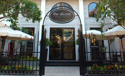 the alcove library hotel