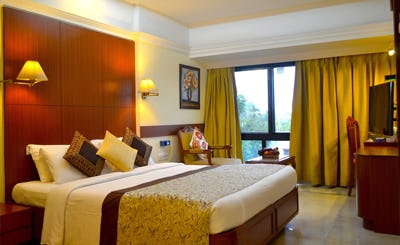 the-emerald-hotel-and-service-apartments-mumbai-02