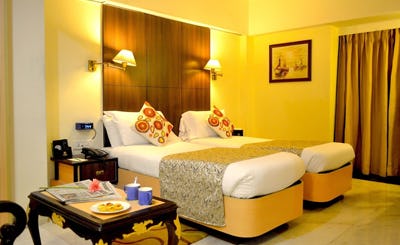 the-emerald-hotel-and-service-apartments-mumbai-04